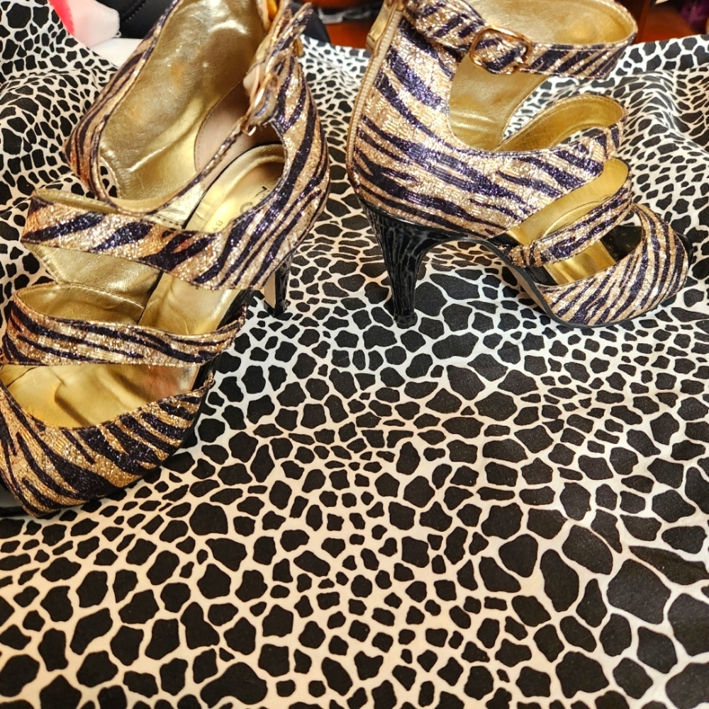 Women's shoes